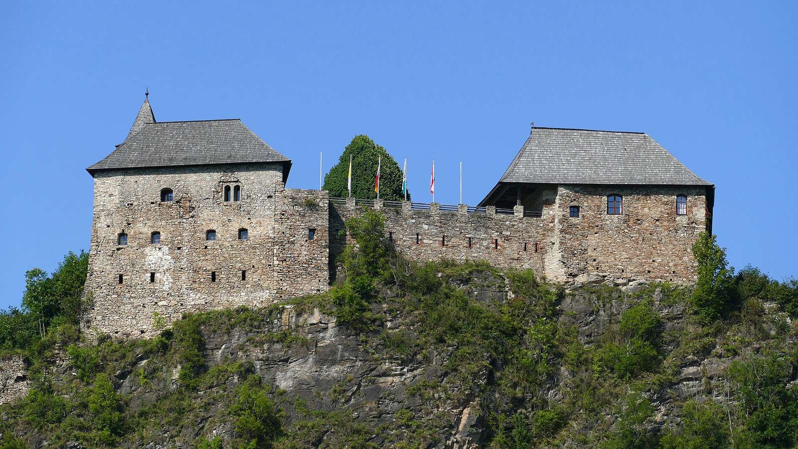 Burgruine Dürnstein vs. Schloss Langenstein: Vergleich der Daten
